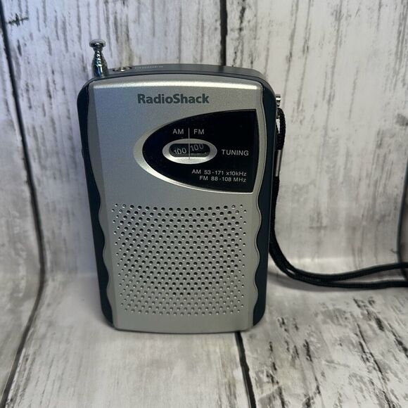 Radio Shack Portable Compact Pocket Radio, Model 12-994 - Picture 4 of 7